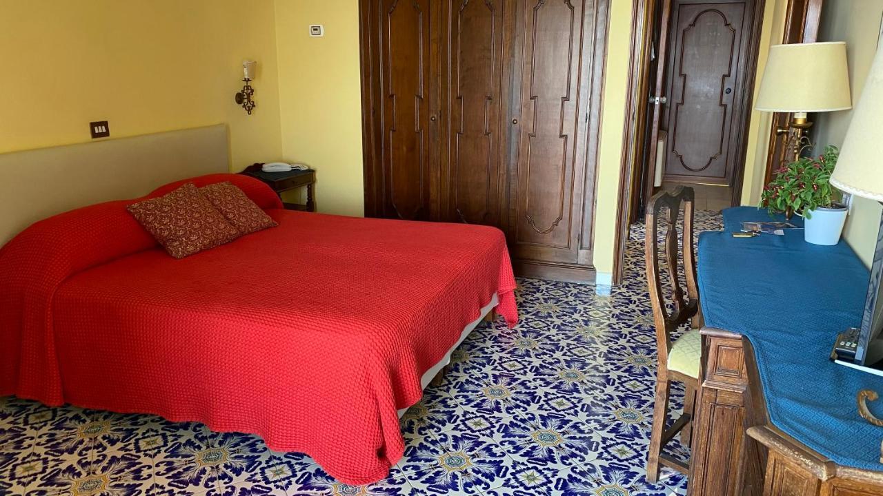 Grand Hotel Hermitage SantʼAgata sui Due Golfi Exteriér fotografie