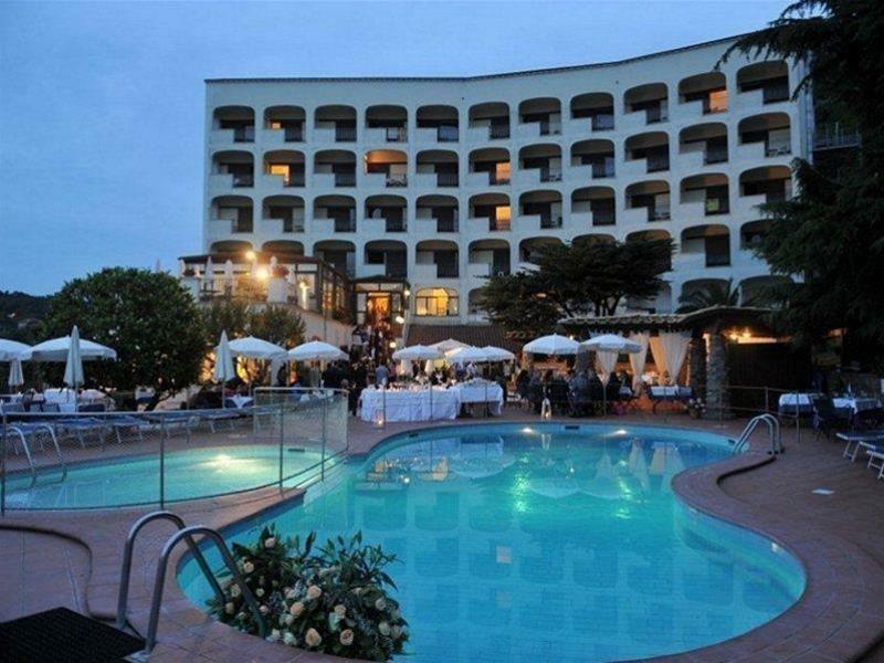 Grand Hotel Hermitage SantʼAgata sui Due Golfi Exteriér fotografie