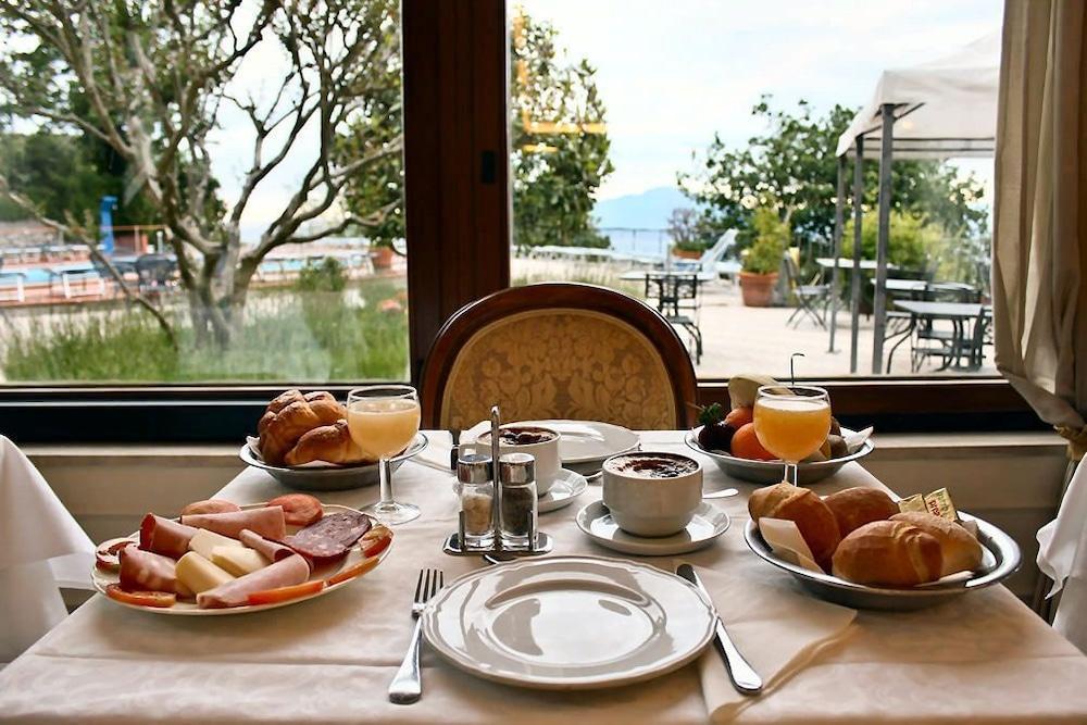 Grand Hotel Hermitage SantʼAgata sui Due Golfi Exteriér fotografie